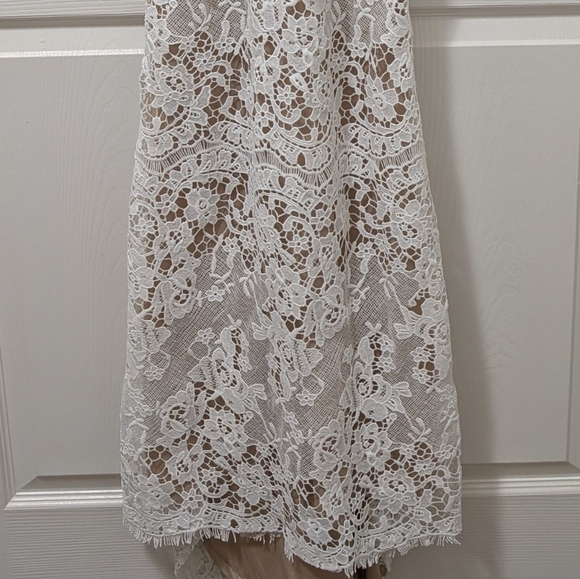 Fashion Nova White and Cream Sleeveless V-Neck Gown - Picture 10 of 10